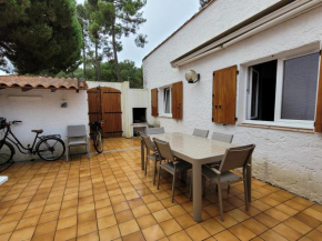 Villa 3 chambres à La Palmyre avec terrasse, parking et WiFi - FR-1-705-98